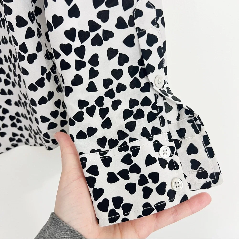 Equipment Silk Adalyn Black and White Heart Print Buttondown Blouse Size Small